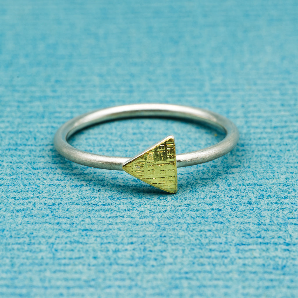 Ring (6,5 mm) - Hammerschlag "Finne", dreieckig, konvex