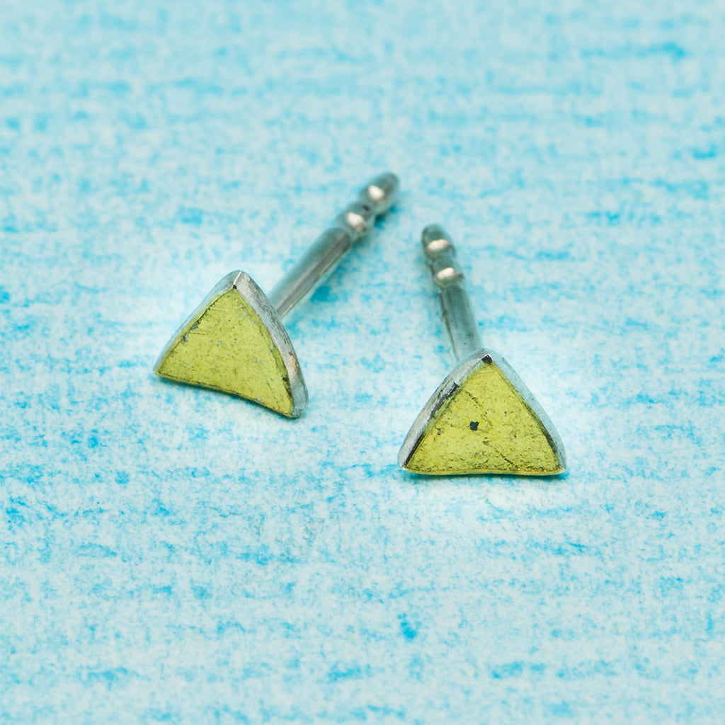 Ohrstecker (4,5 mm) , papiermatt, dreieckig, konkav